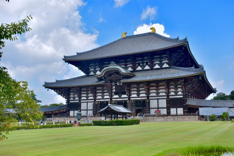 Todai-ji - Grande salle du Bouddha (Daibutsu-den) --Todaiji