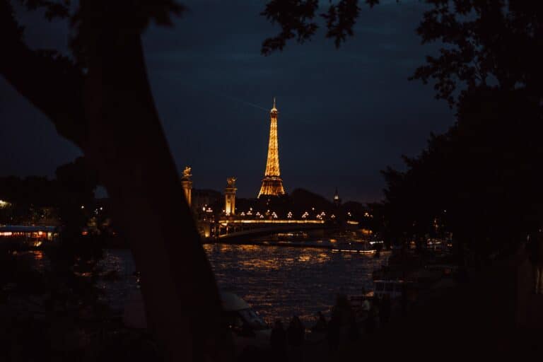 Vue de la tour Eiffel et du Trocadéro à Paris.