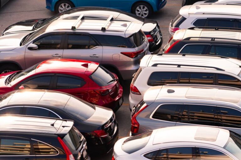 Aéroport : parking officiel ou économique ?