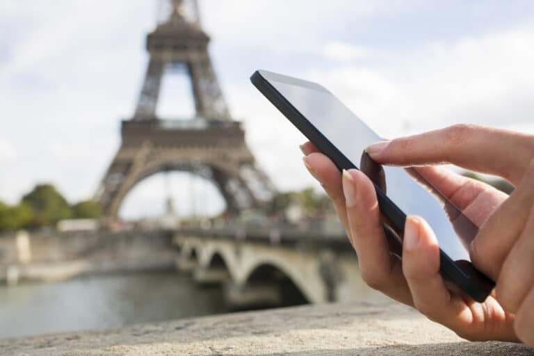Comment faire une visite guidée de Paris avec son smartphone ?