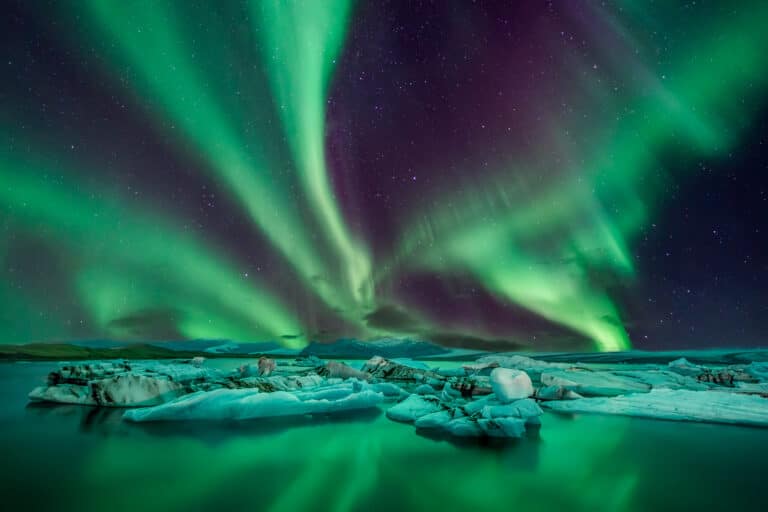 Partir lors de la saison des aurores boréales en Islande