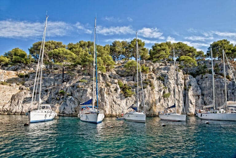Comment visiter les Calanques de Marseille en bateau ?
