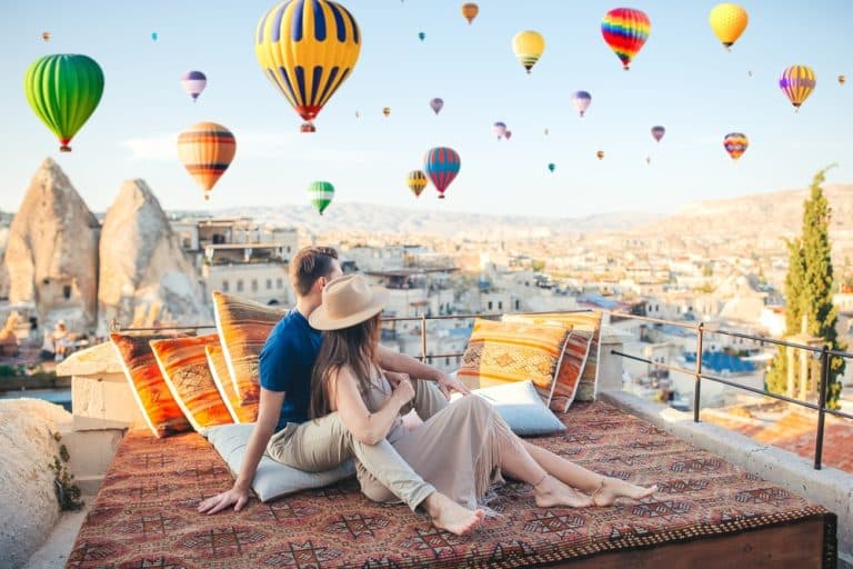 Implant dentaire en Turquie : Un projet idéal pour des vacances inoubliables