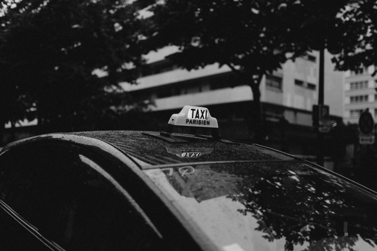 Commander un taxi à Paris