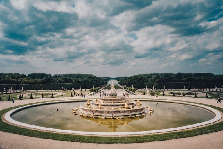 La vie à la cour de Versailles : anecdotes et faits historiques