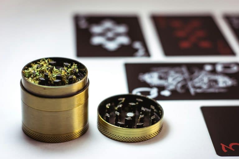 Voyager avec des graines de cannabis