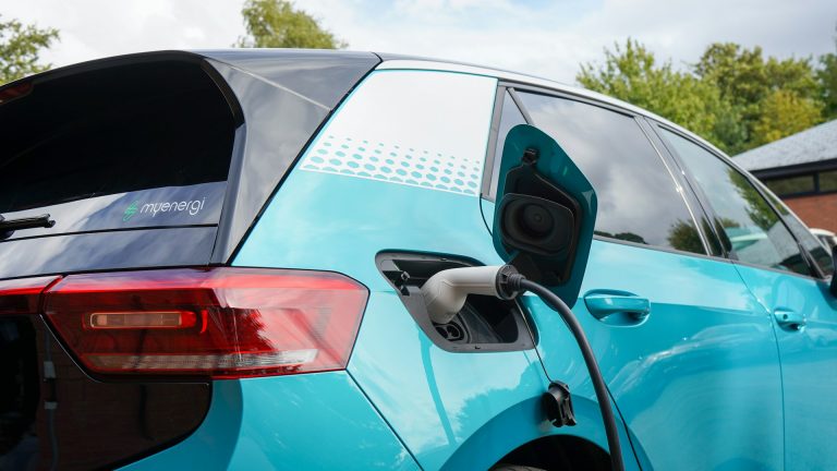 L’assurance pour voiture électrique est-elle plus chère en 2025 ?