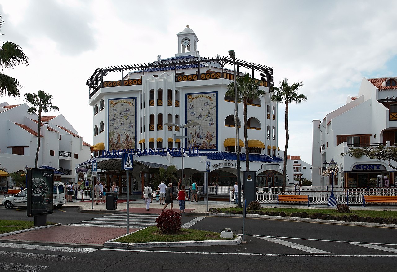Hôtel de resort à Tenerife, image libre de droits via Wikimedia Commons