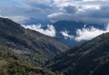 Restaurants et ventas à Dancharia : où manger et quoi acheter Rue et village en Espagne, image libre de droits via Wikimedia Commons