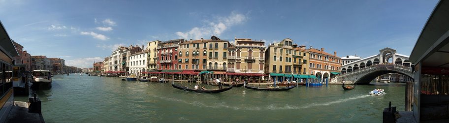 Vue panoramique du Grand Canal à Venise.