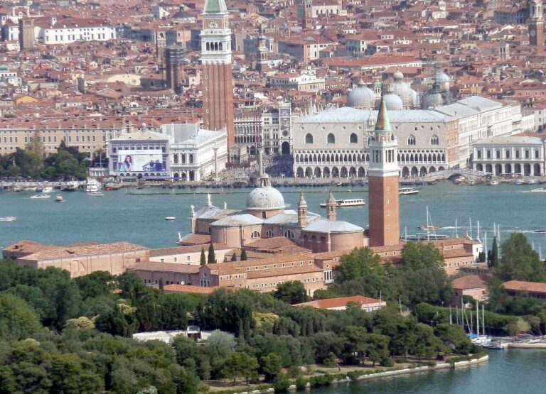 Vue de la place Saint-Marc à Venise.